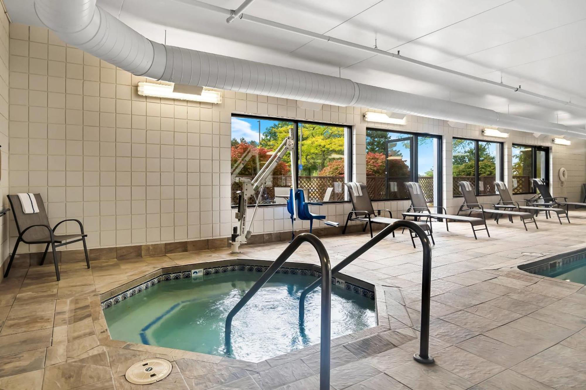 Comfort Inn 2*